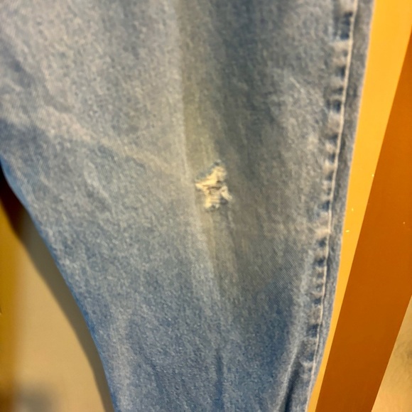 L.L. Bean Men’s Faded Comfort Waist Jeans - Picture 4 of 10